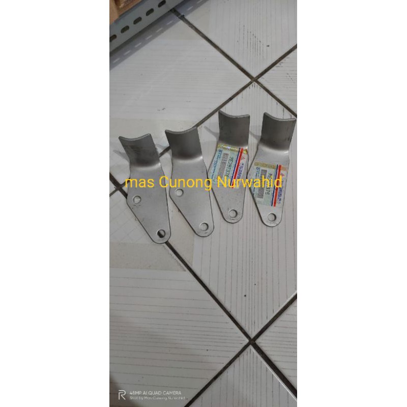 plat gantungan knalpot coltdiesel canter original