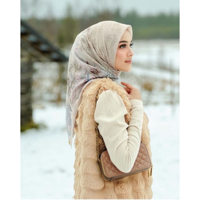 NEW Buttonscarves Frozen Almond Voal XL