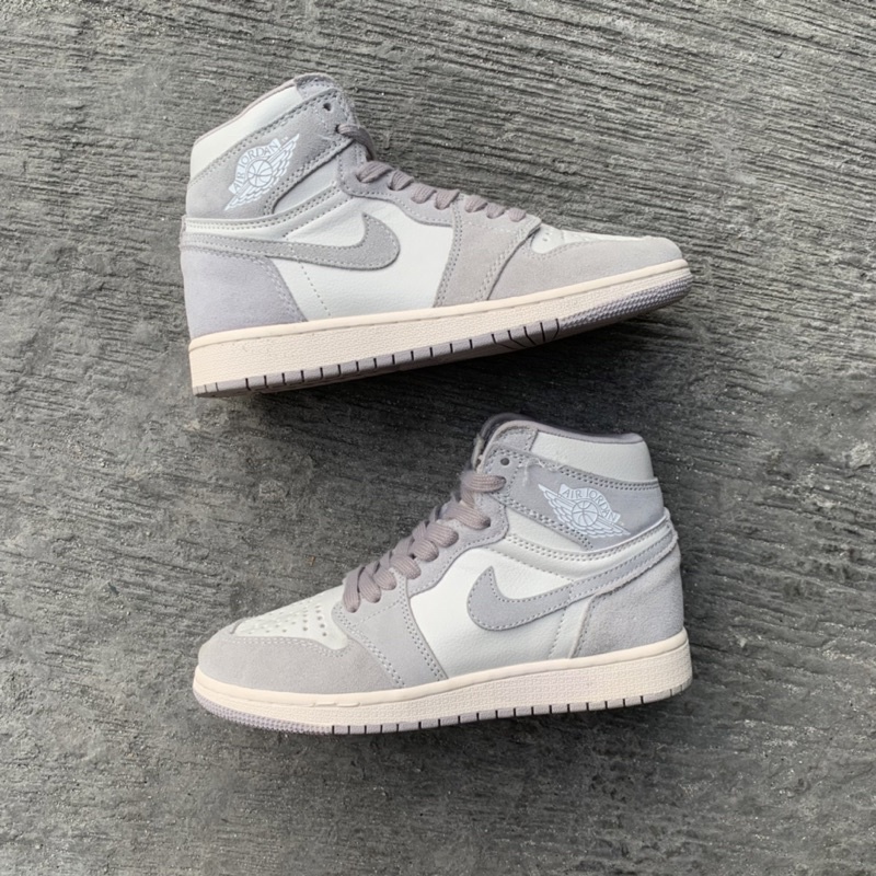 Nike Air Jordan 1 Retro High Pale Ivory - Second