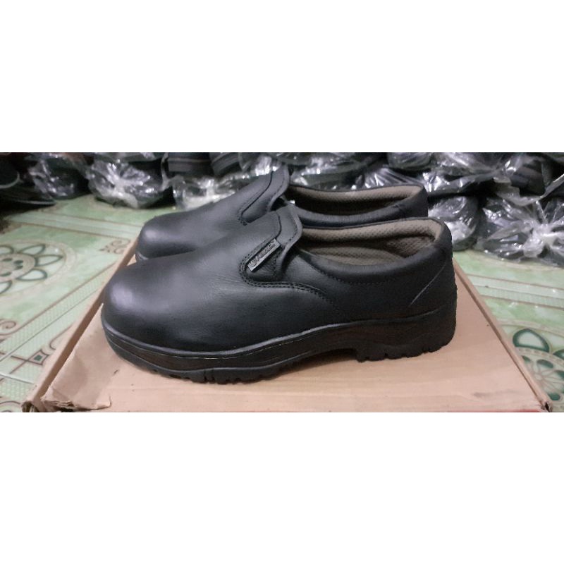 SEPATU SAPETY KENT SLIP ON UJUNG BESI
