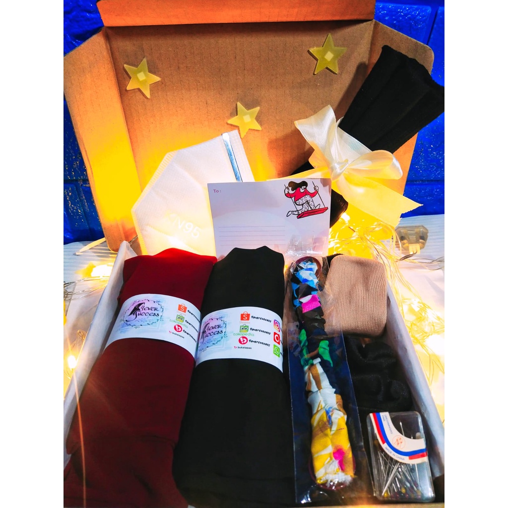 

Hampers Kado/ Hampers Wisuda / Hampers Hijab Paket Lengkap DOUBLE