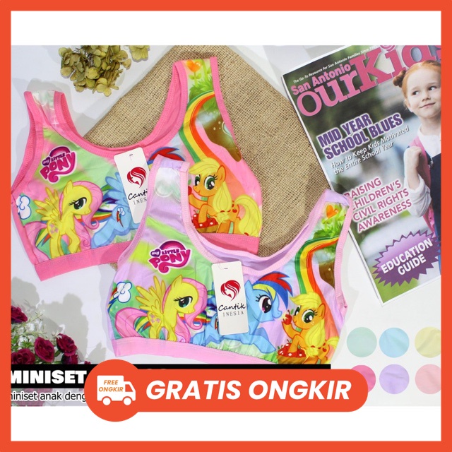 Miniset anak perempuan berkarakter