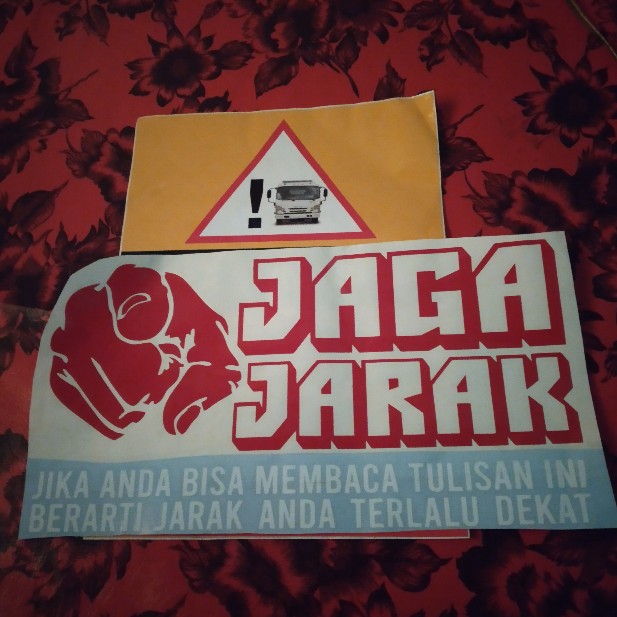 Cutting Stiker Kata Lucu Truk Mobil Jaga Jarak Dapat Baca Terlalu Deka Shopee Indonesia