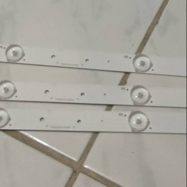 Backlight TV Sharp LC32LE265i