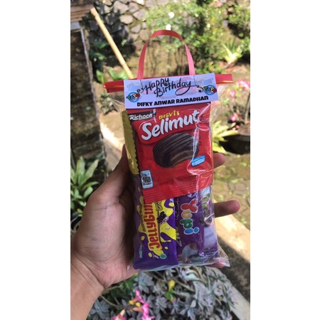 

Hampers Snack Ulang Tahun