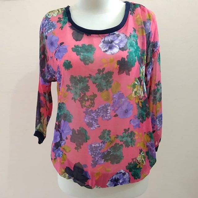 Preloved blus sifon atasan wanita merk graphis