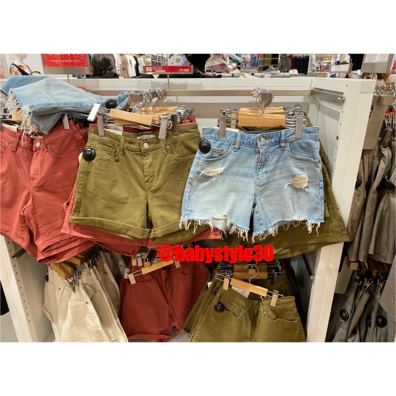(ready)hotpant uniqlo,celana pendek uniqlo wanita jeans/celana uniqlo sale,hotpants uniqlo sale read