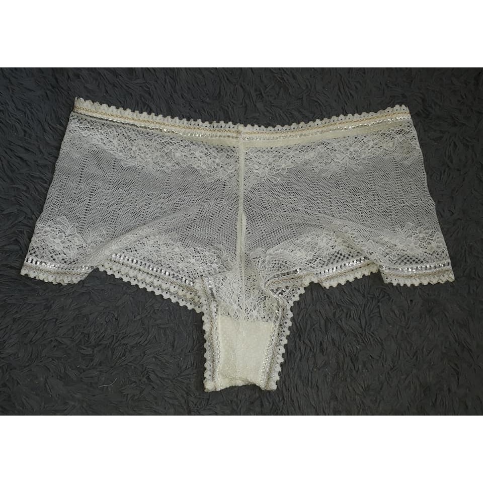 

Boxer Color Ivory Lace List Gold No Label
