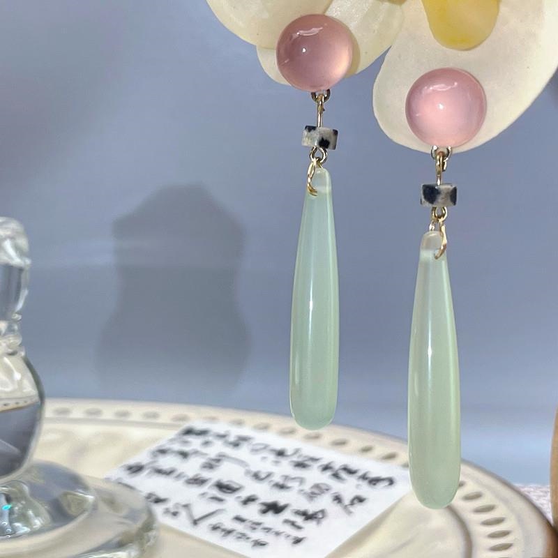 Anting Gantung Batu Giok Hetian Natural Bentuk Tetesan Air Elegan Untuk Wanita ACKER