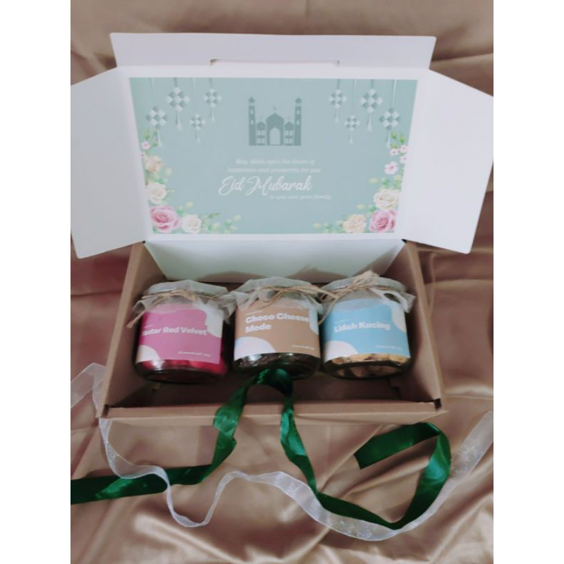 

Paradise Gift Hampers Idul Fitri Medium Packages (Exclusive Hard Box)