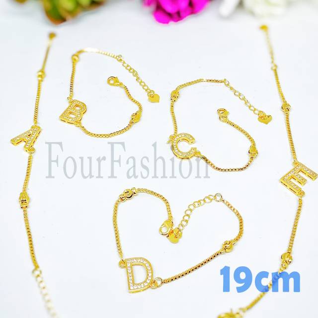 Fourfashion - Gelang tangan Sirkon ARIAL Huruf Capital Xuping GOLD