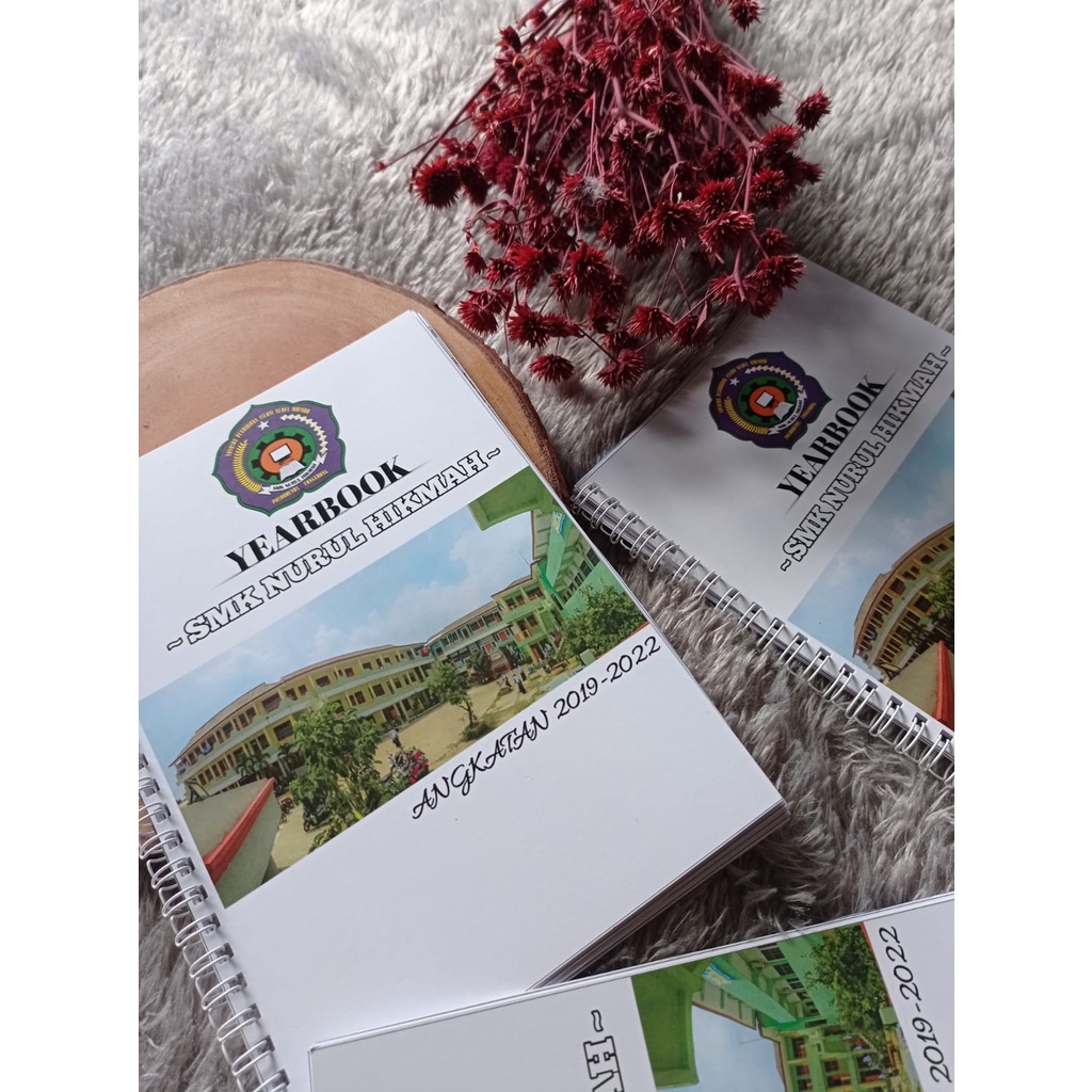 

20 Lembar Buku Tahunan Sekolah Album Year Book TERMURAH