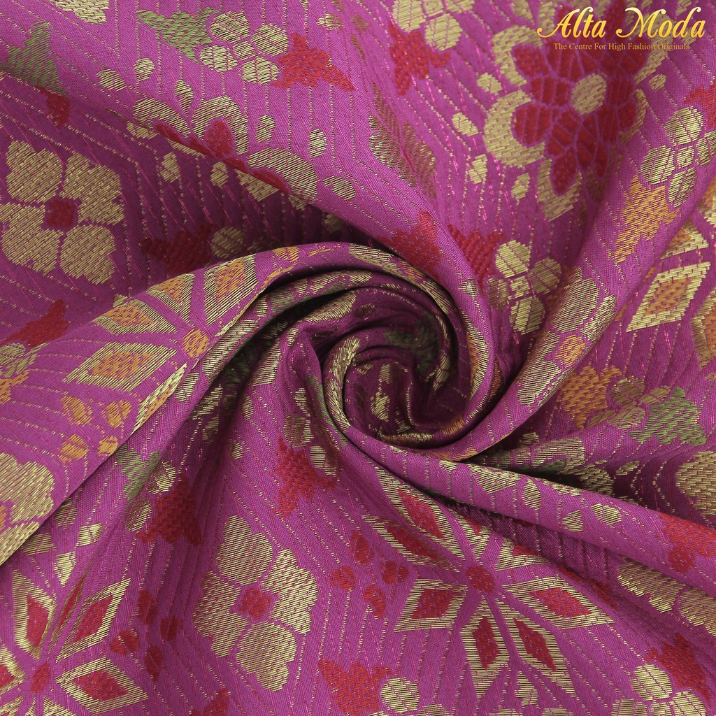 

Alta Moda Songket Motif Palembang Bunga Crystal Ungu Muda (0.5M)