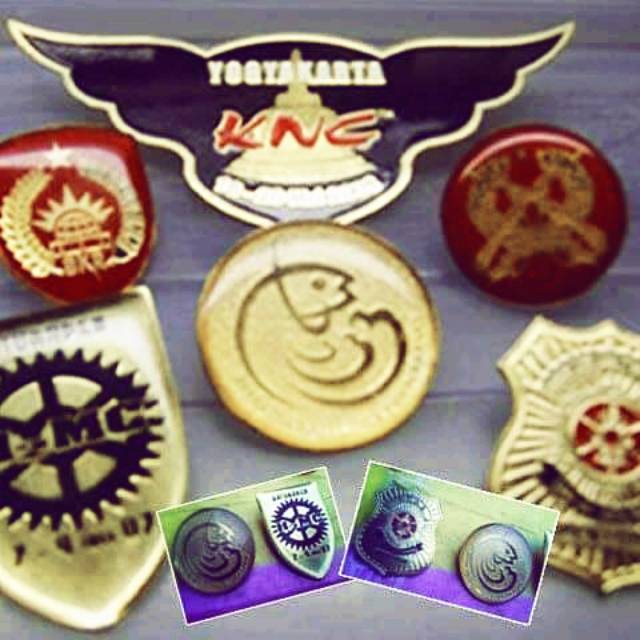 

Pin - medali dan papan nama dada