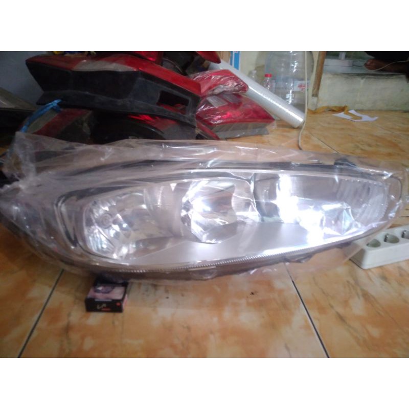 Headlamp Ford Fiesta Tahun 2012-2014