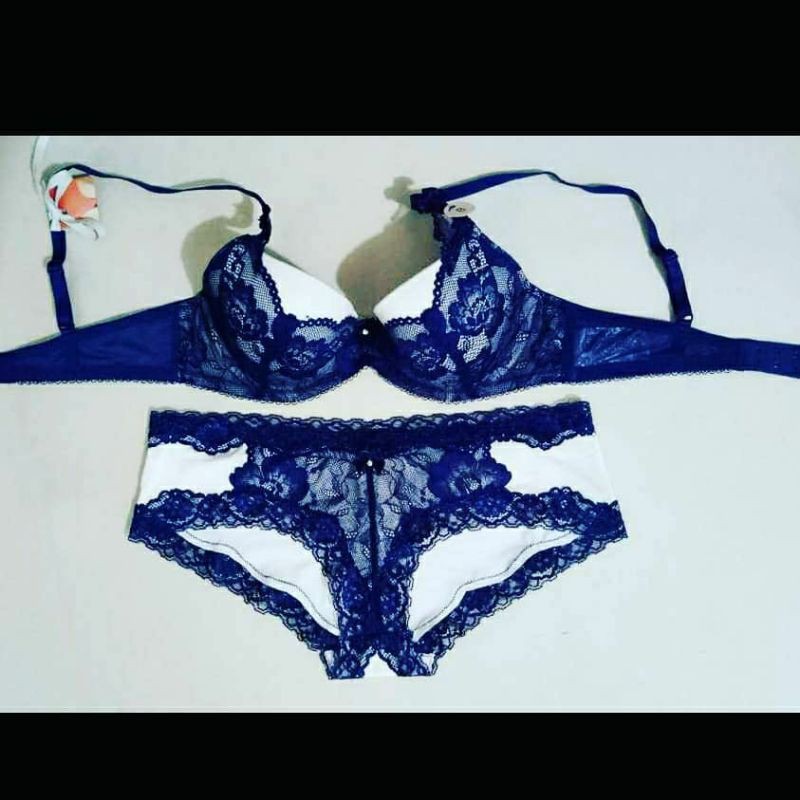 H&M, Bra Set(Cut label)Kode : B3410