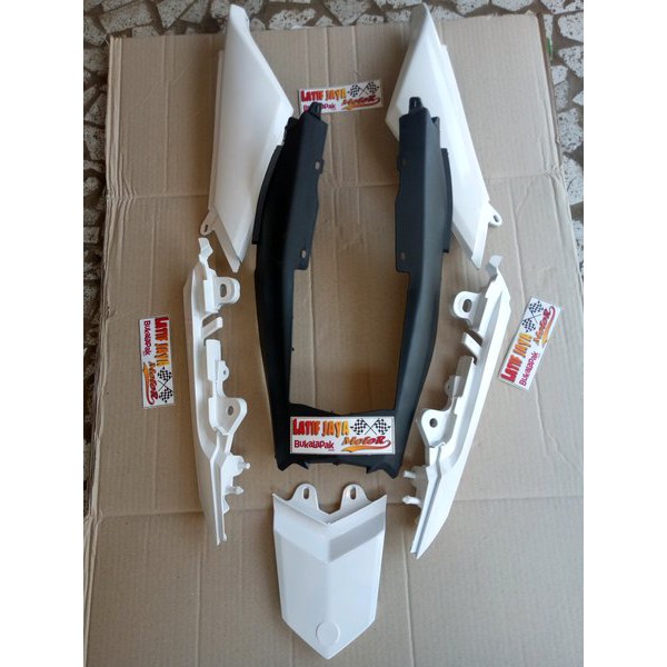 body belakang vixion new ks 2014 putih .