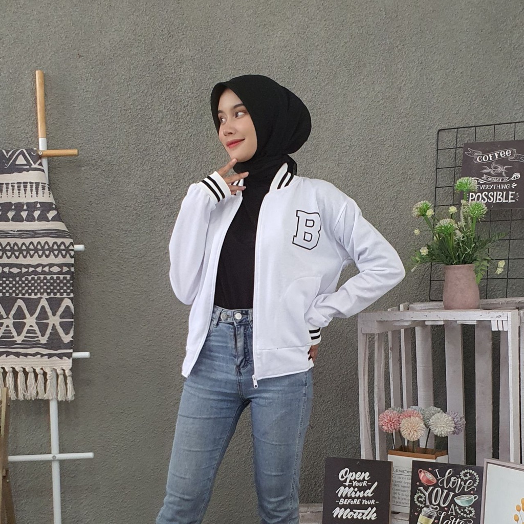 JAKET BASEBALL ZIPER WANITA HURUF B WHITE TERMURAH