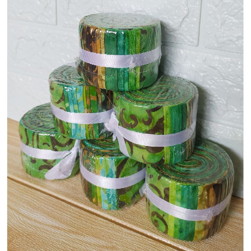 BATIK BALI JELLY ROLL