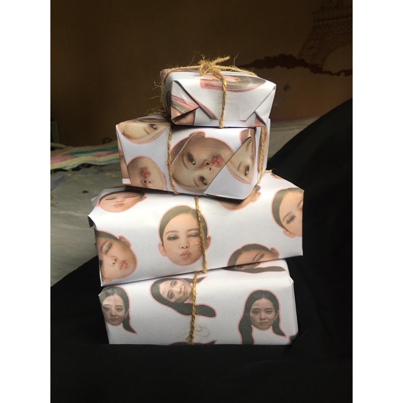

Kertas kado/ wrapping paper package 5pcs