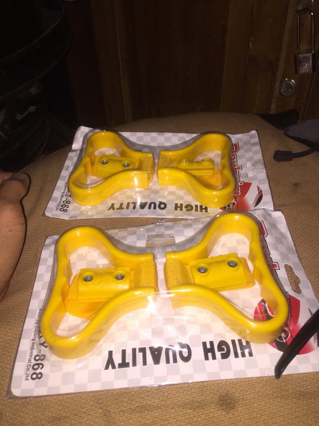 2 Pcs Gantungan Pegangan Busway Kuning