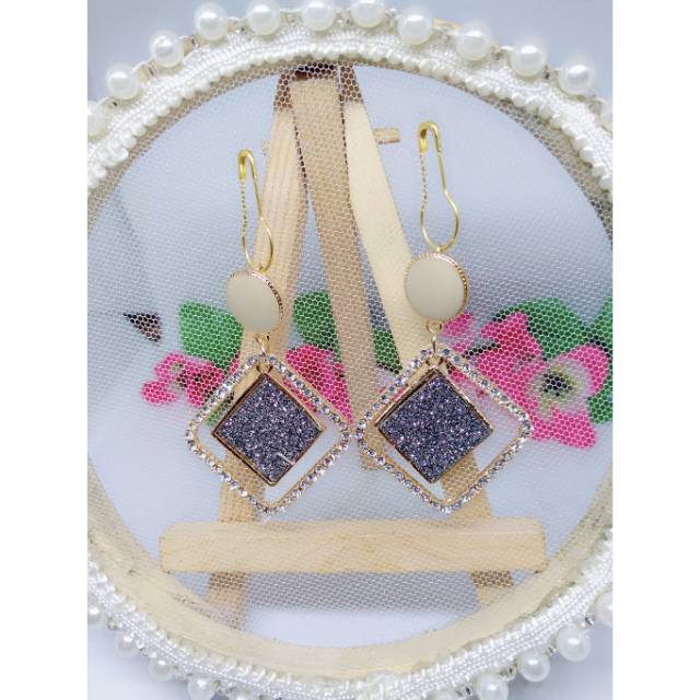 A73 Anting hijab juntai segi glitter diamond