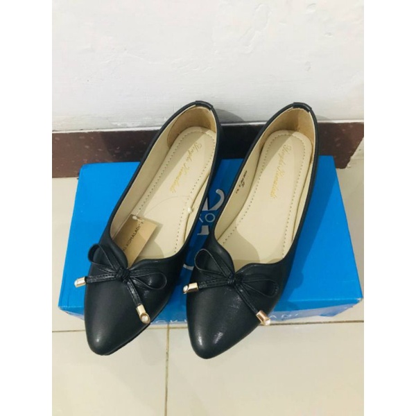 Flat Shoes Yongki Komaladi