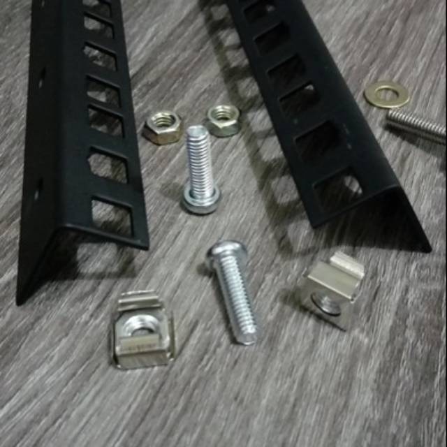 Besi Rack Mounting 12U - Flight case pro