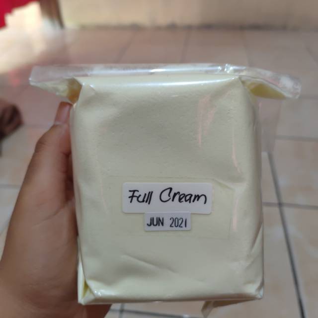 

SUSU FULLCREAM PENGGEMUK MURNI 100%