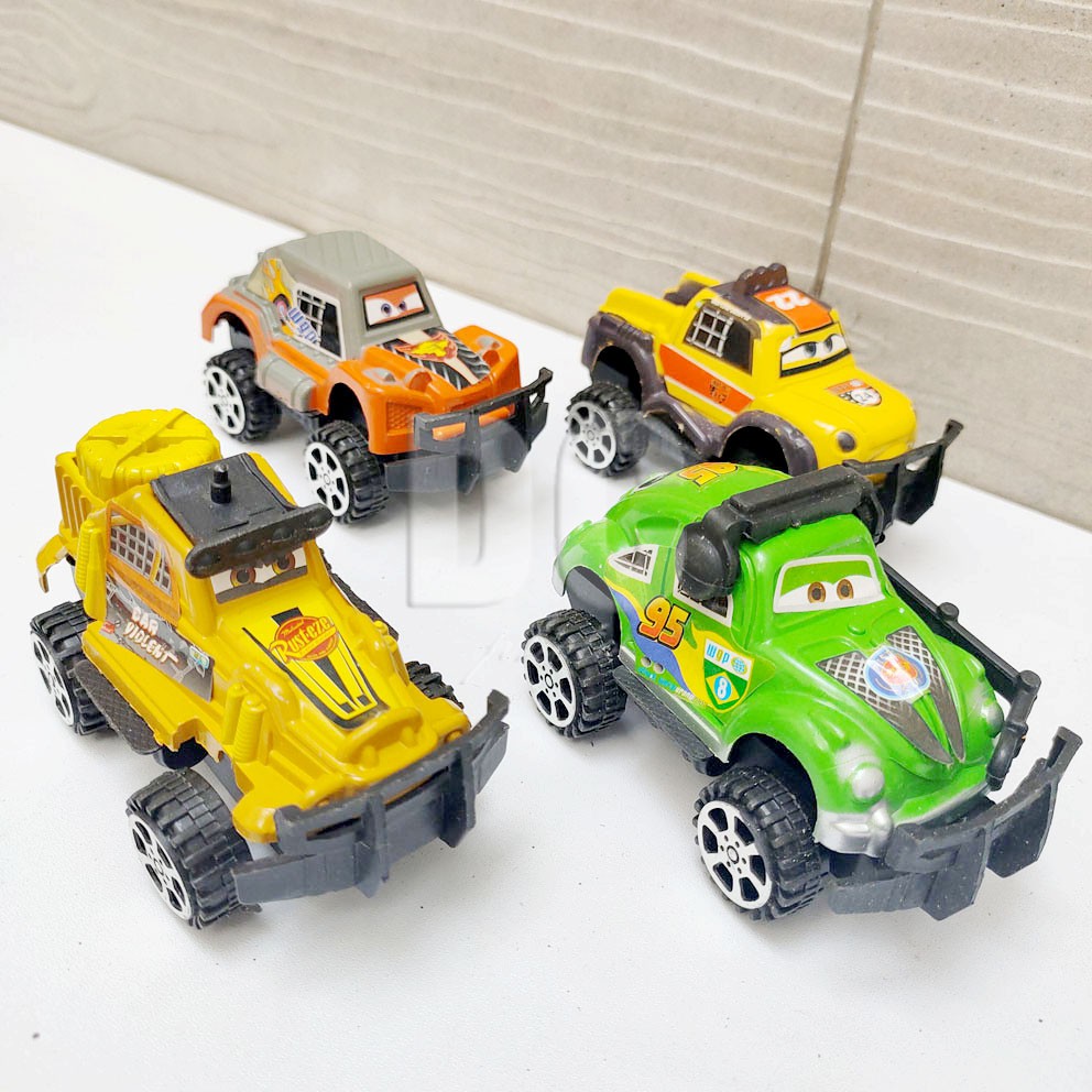 Cars 1set isi 4 Radiator Springs 500 Mainan Mobil Mini Figure Lightning McQueen