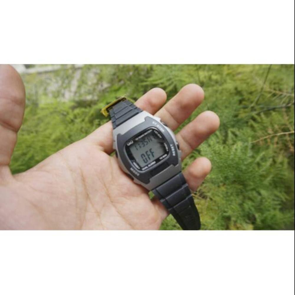 JAM TANGAN PRIA QNQ ORIGINAL Q AND Q ORIGINAL WATERPROOF Bagus