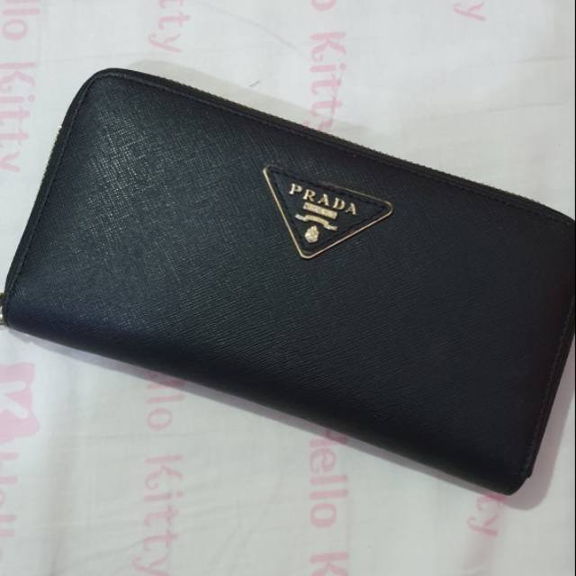 preloved dompet prada