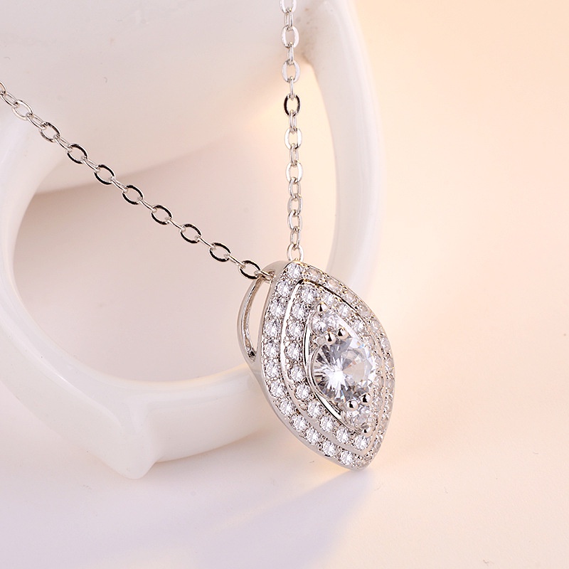 [Ready Stock]Fashion Micro Inlay Full Diamond Pendant Plated Pure Necklace