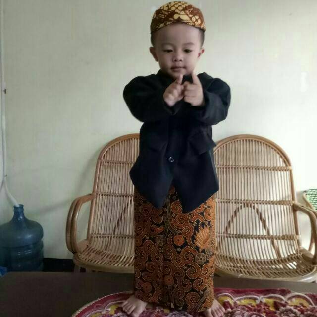 Baju adat jawa tengah untuk anak perempuan