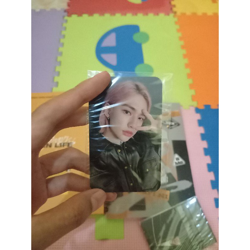 PHOTO CARD HYUNJIN HAJE ALBUM STRAYKIDS IN LIFE YELLOW VER A HYUNJIN BENEFIT MECIMA