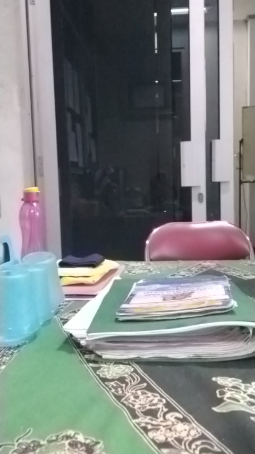 Gantungan Baju Tempel Hhook Motif Karater Serbaguna