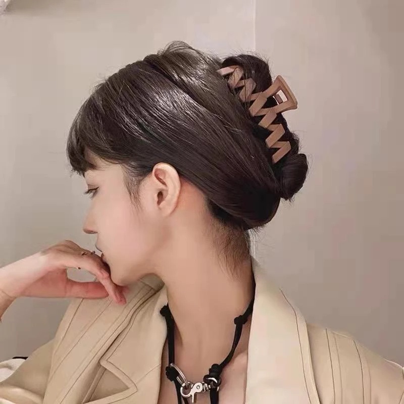 Jepit Rambut Warna Permen Model Hollow Gaya Vintage Untuk Wanita