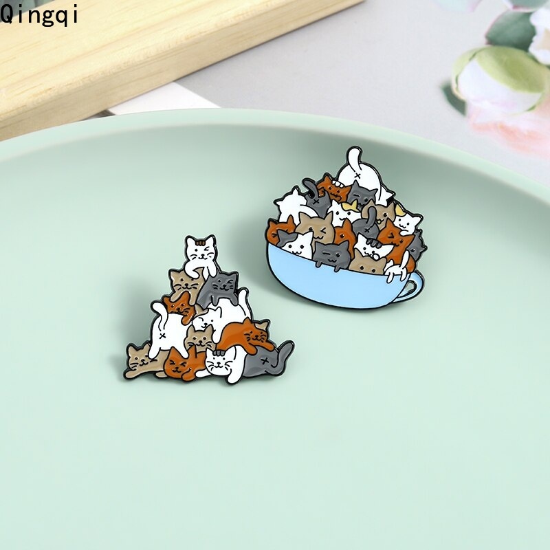 Bros Pin Enamel Desain Kartun Hewan Kucing Cangkir Kopi Untuk Hadiah Anak