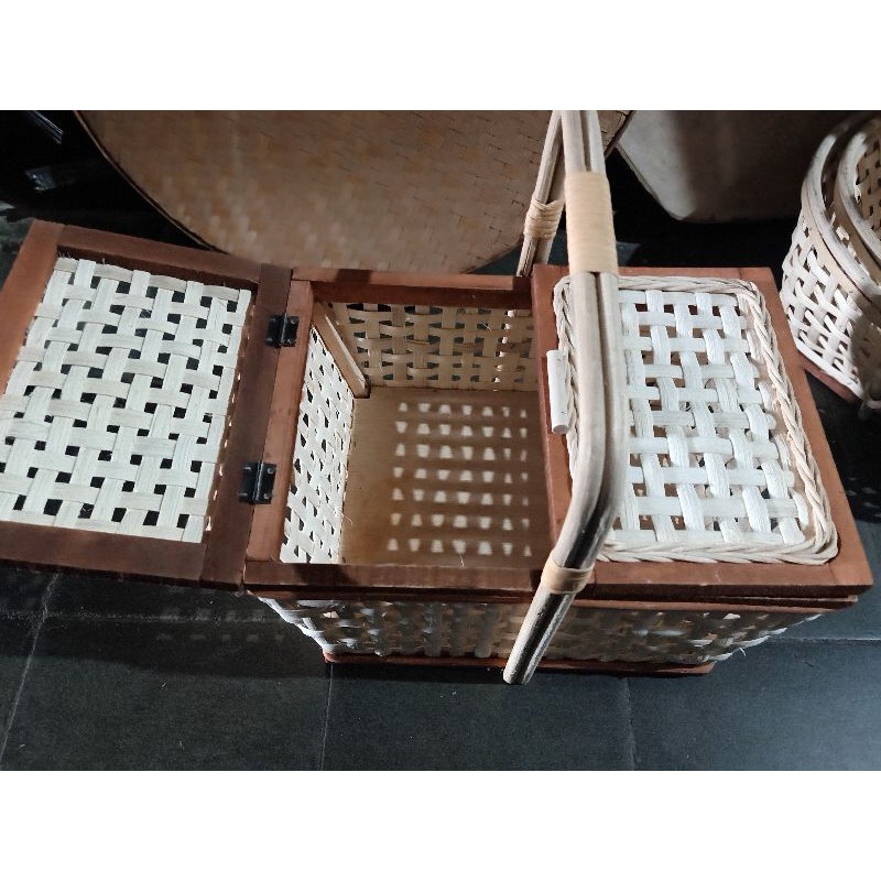 Keranjang serbaguna / Keranjang Rotan / Keranjang 2 pintu