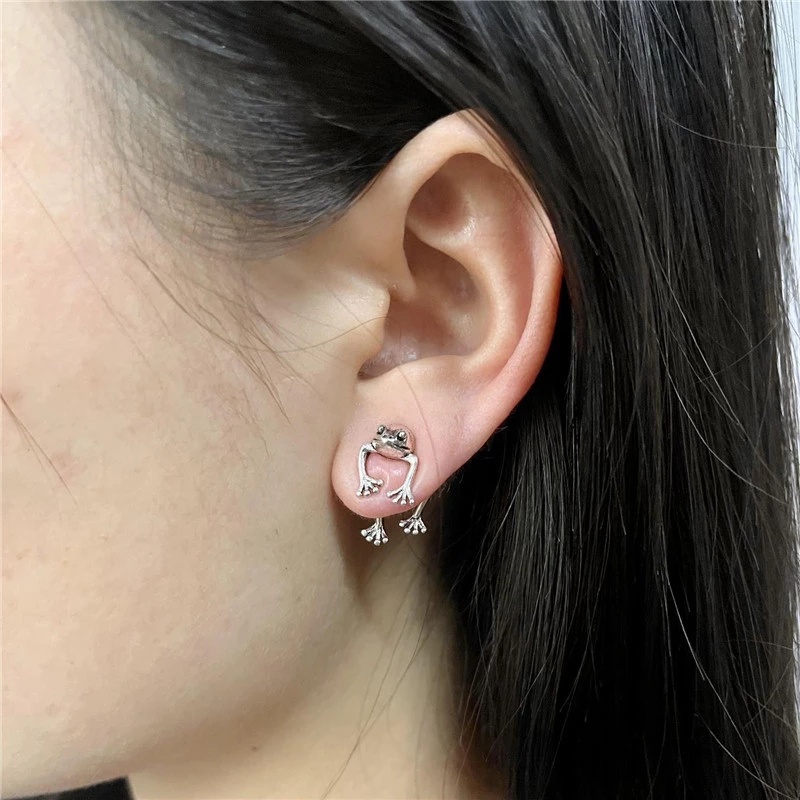1 Pasang Anting Stud Desain Hewan Katak Gaya Vintage Retro Gothic Punk Untuk Wanita