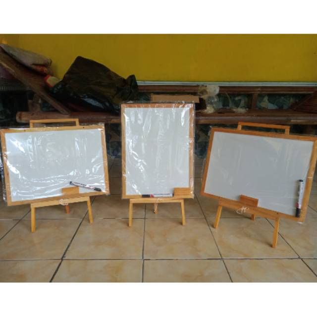 

Papan tulis atau white board