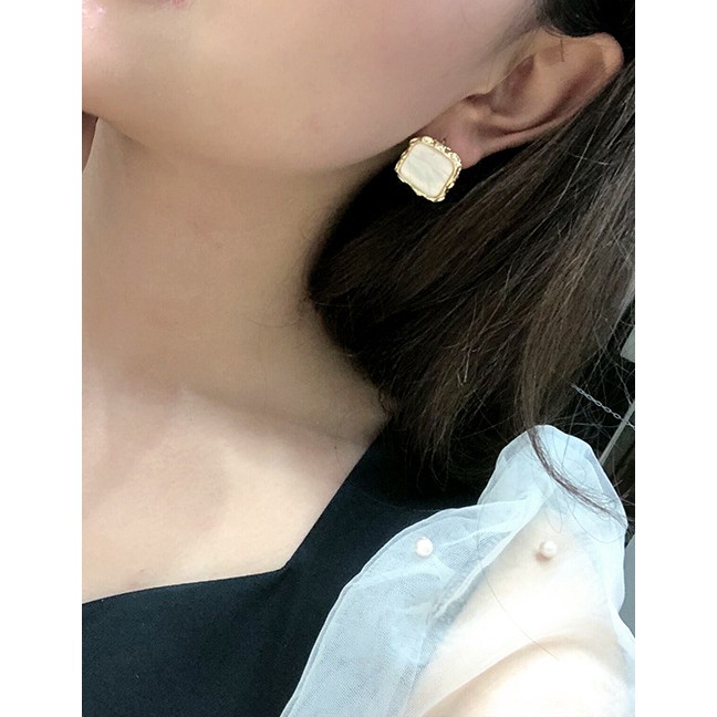 LRC Anting Tusuk Fashion Square Resin Alloy Earrings K49028