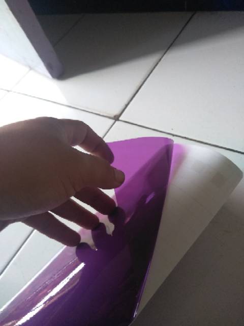 Stiker Skotlet warna UNGU (violet) transparan glossy,, lebar atau tinggi Stiker nya 45