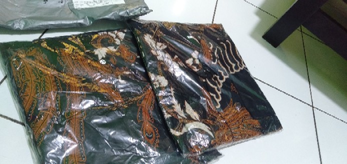Maura Couple - Sania Ruffle Batik Couple Ori Ndoro Jowi Dnt Garansi Termurah Shopee - Sarwendah