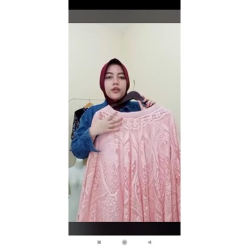 rok brokat dan blazer putih