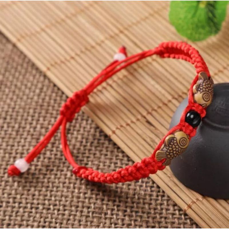 GELANG TALI MERAH MOTIF IKAN KEBERUNTUNGAN