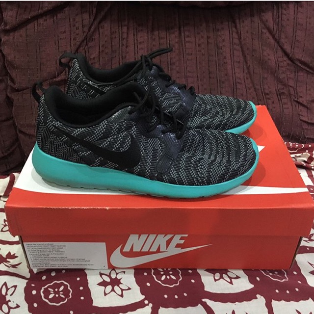 NIKE ROSHE RUN FLYKNIT ORIGINAL LIMITED EDITION