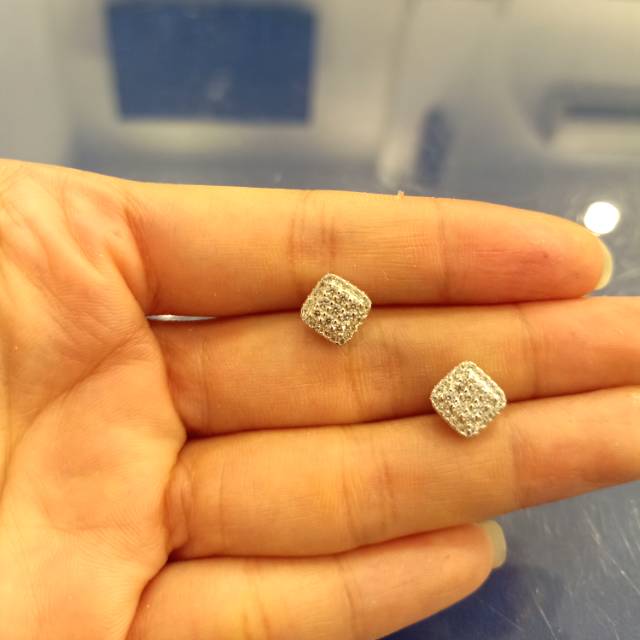 Anting zircon wynn 8379