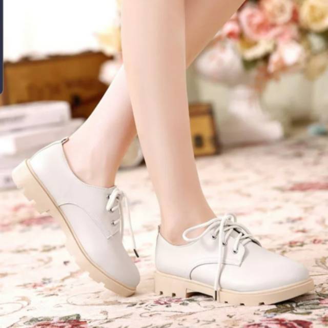 Sepatu Loafers Wanita / Sepatu Docmart Wanita suzy / Sepatu wanita / Bisa Bayar Di tempat ( cod )