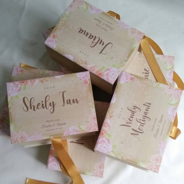 

Bridesmaid Box ukuran 20x15x10